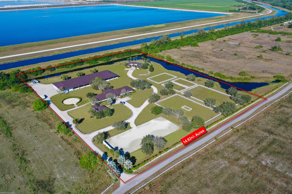 WHITE FENCES EQUESTRIAN E - Residential