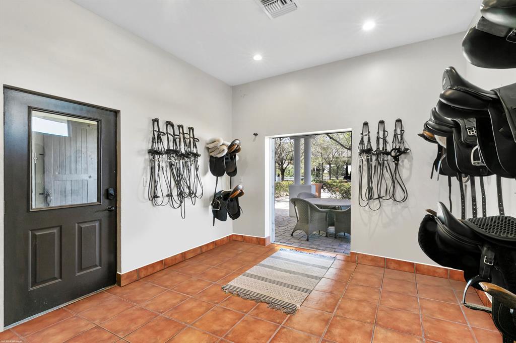 WHITE FENCES EQUESTRIAN E - Residential