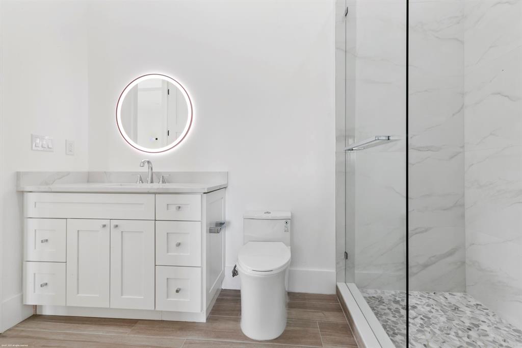 WHITE FENCES EQUESTRIAN E - Residential