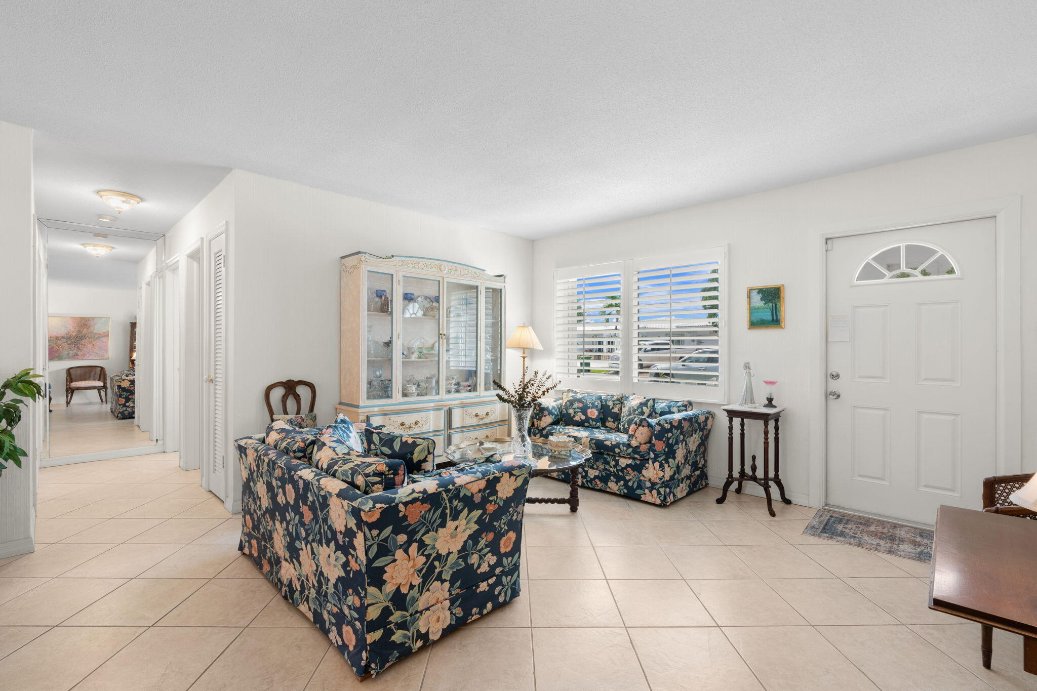 8609 NW 59th Place