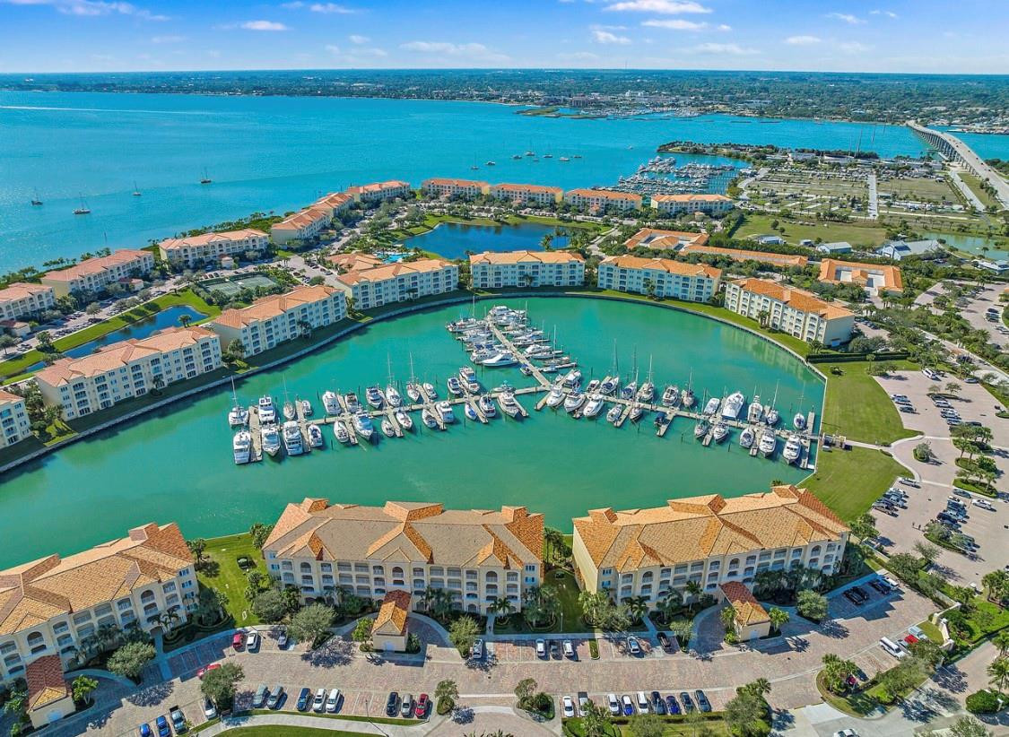 Harbour Isle At Hutchinso - Residential Lease