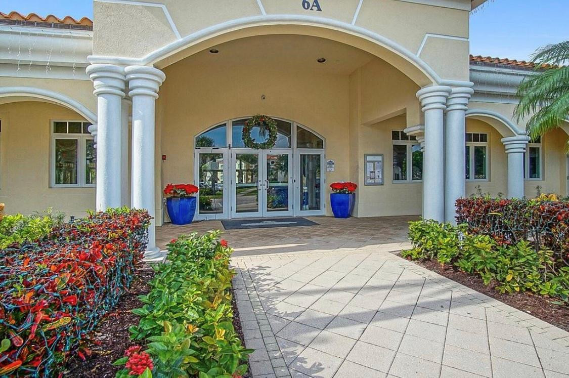 Harbour Isle At Hutchinso - Residential Lease