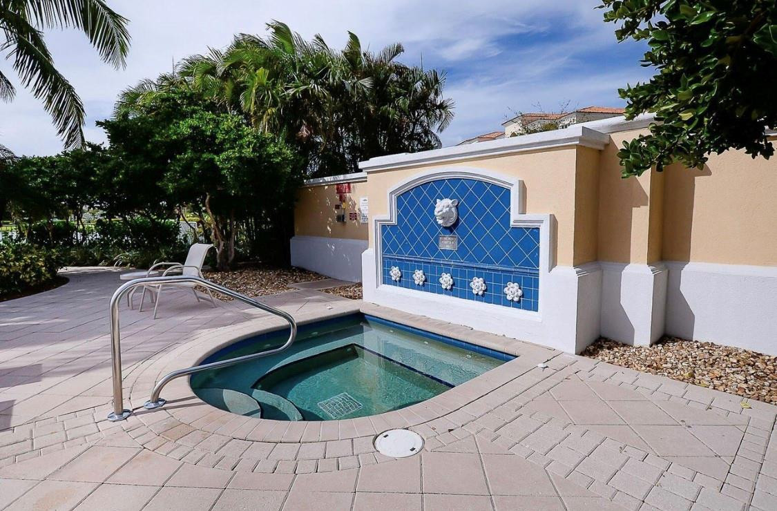 Harbour Isle At Hutchinso - Residential Lease