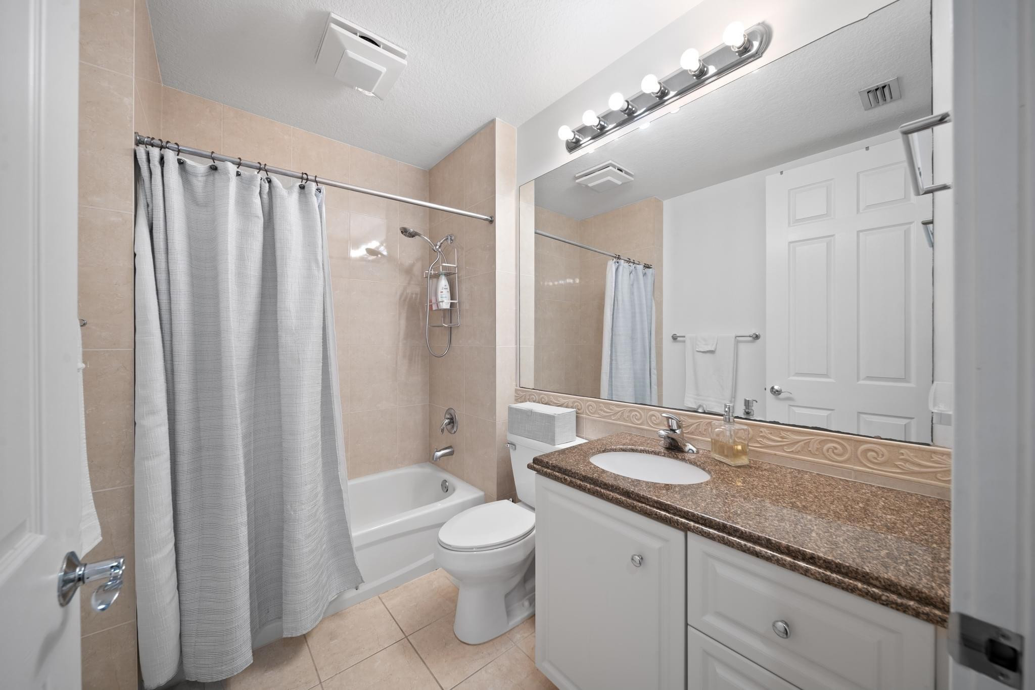 Harbour Isle At Hutchinso - Residential Lease