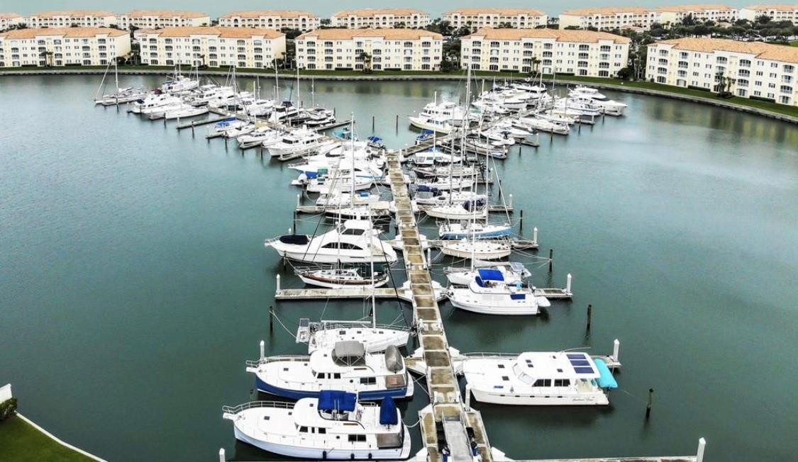 Harbour Isle At Hutchinso - Residential Lease