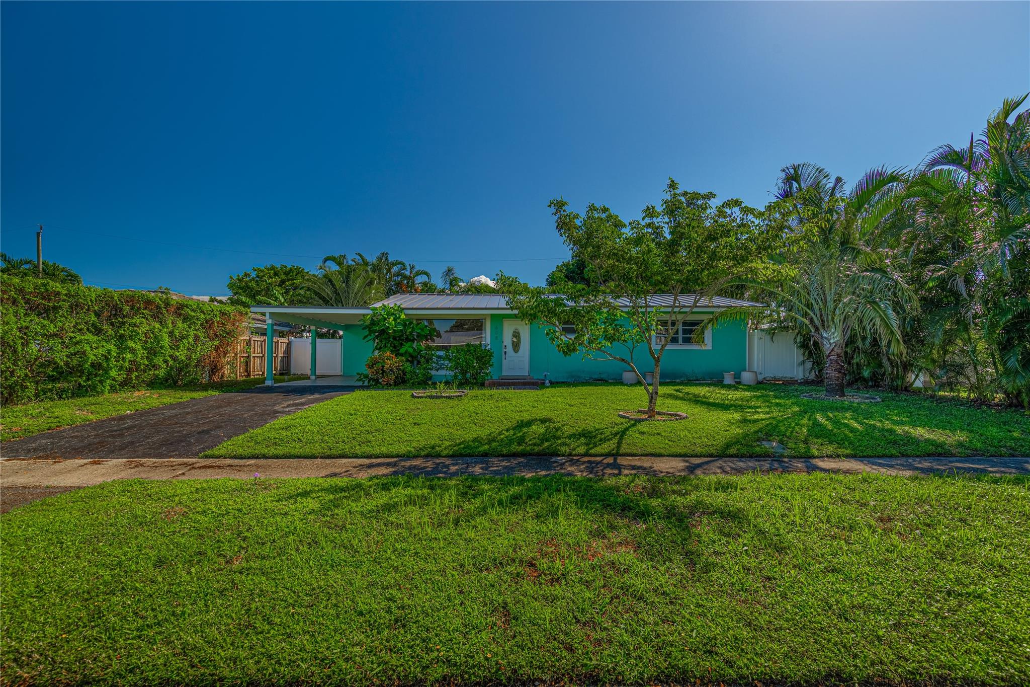 View photos, virtual tours, details... 608 NE 24th Ave