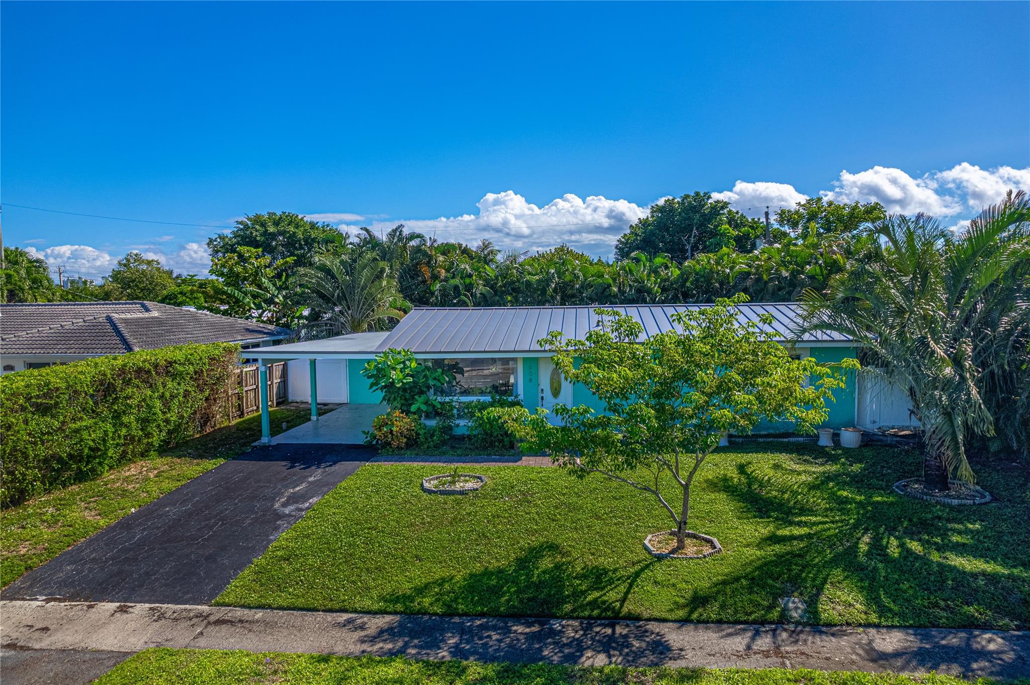 View photos, virtual tours, details... 608 NE 24th Ave