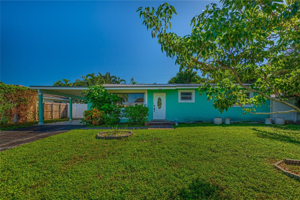 Photo of 608 NE 24th Ave, Pompano Beach, FL 33062 (MLS # F10531692)