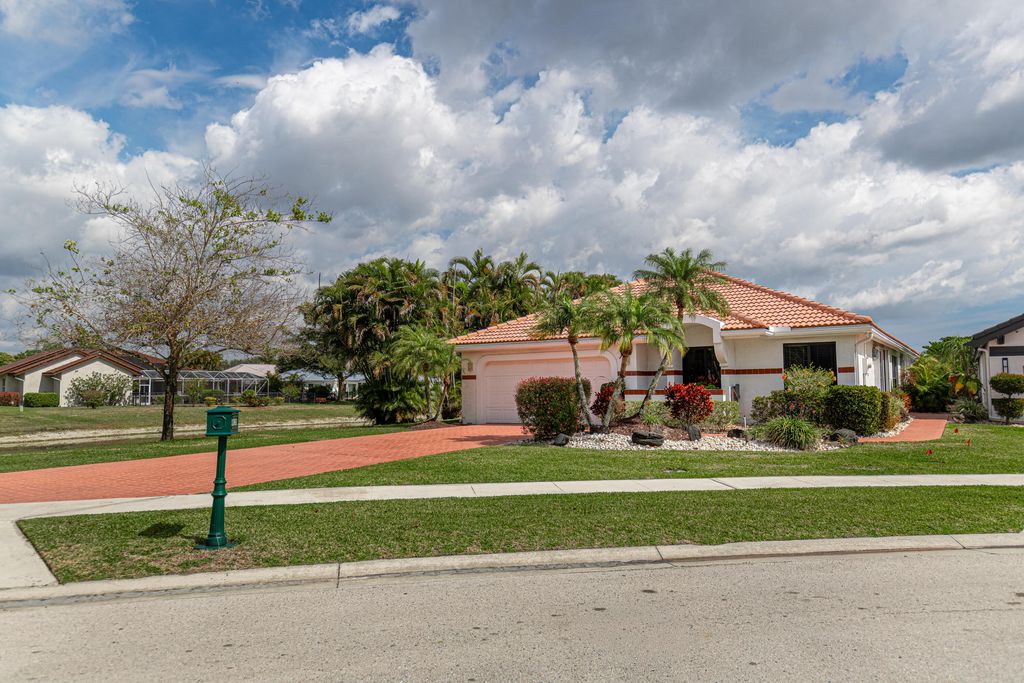 Photo of 10861 White Aspen Lane, Boca Raton, FL 33428 (MLS # R11165341)