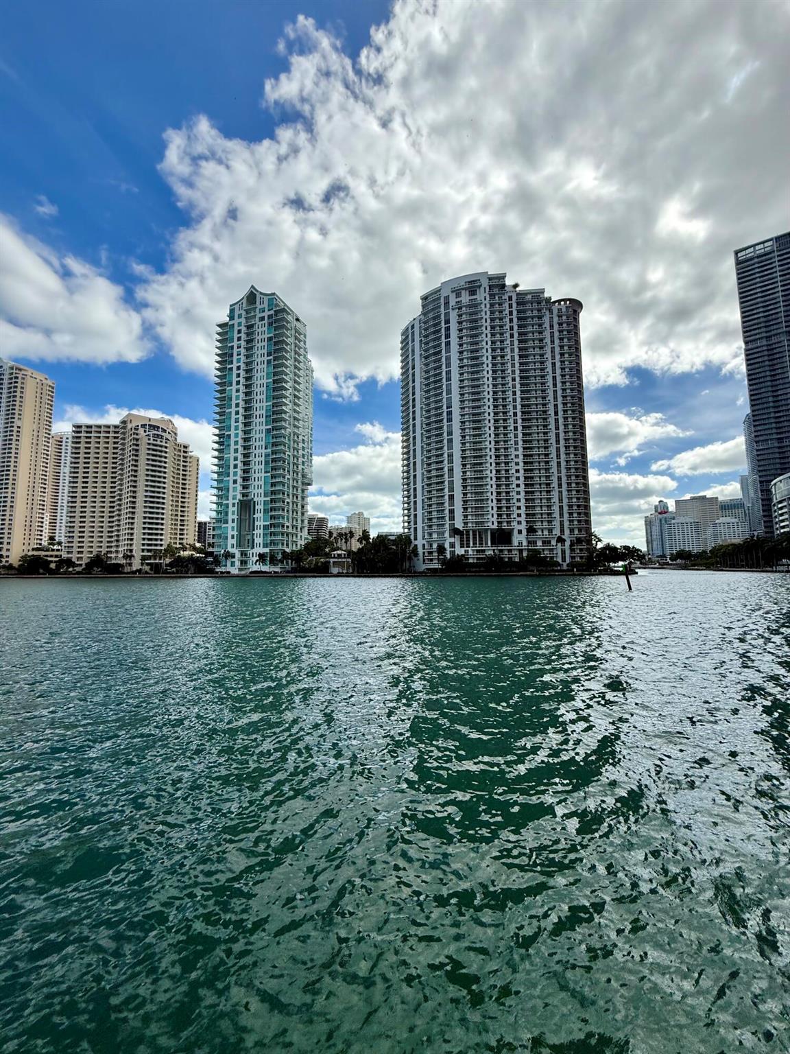 MET 1 CONDO - Residential