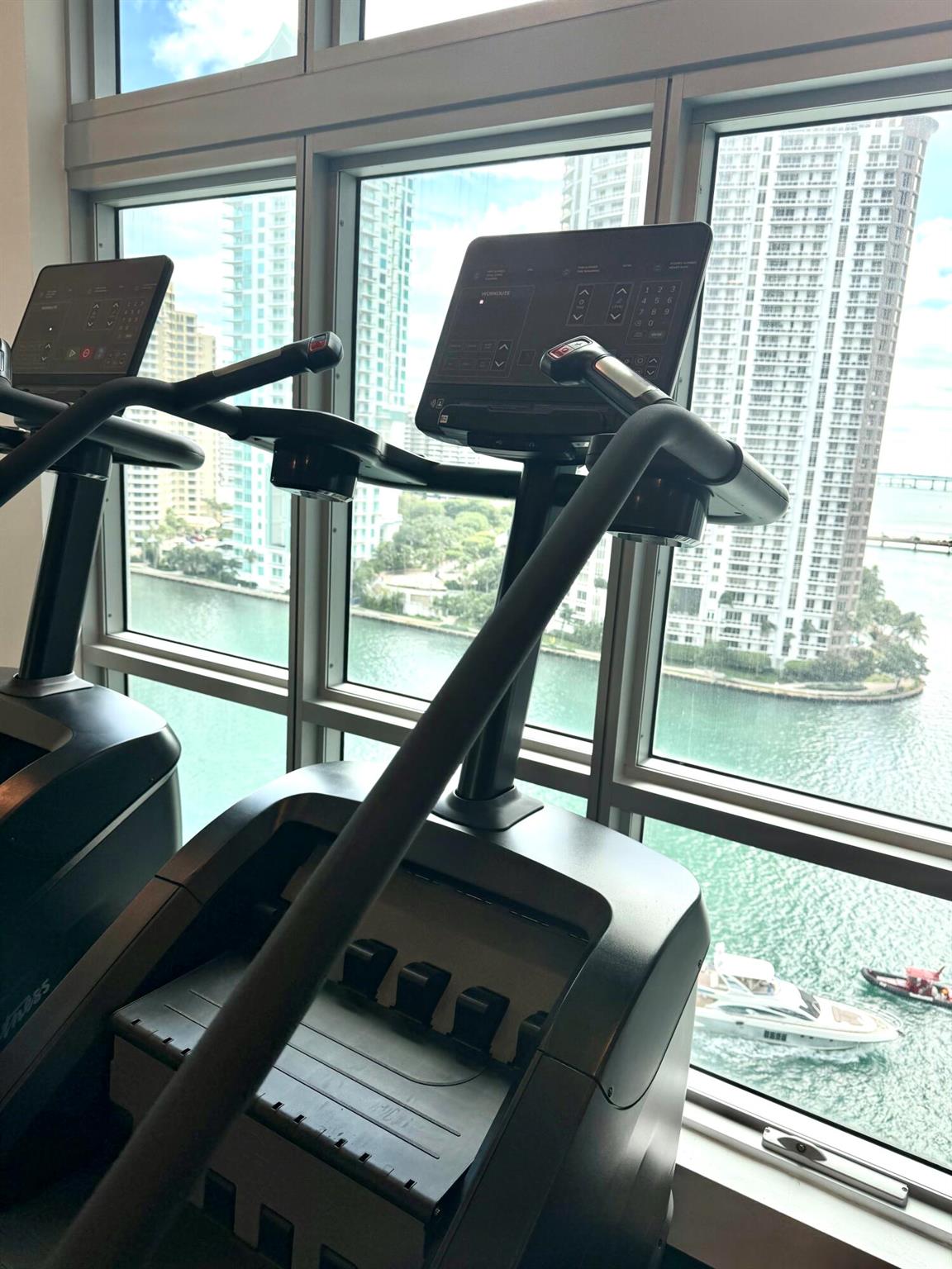 MET 1 CONDO - Residential