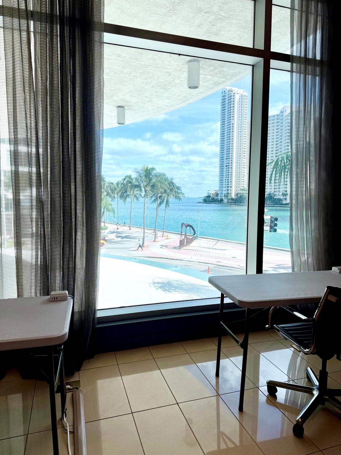 MET 1 CONDO - Residential