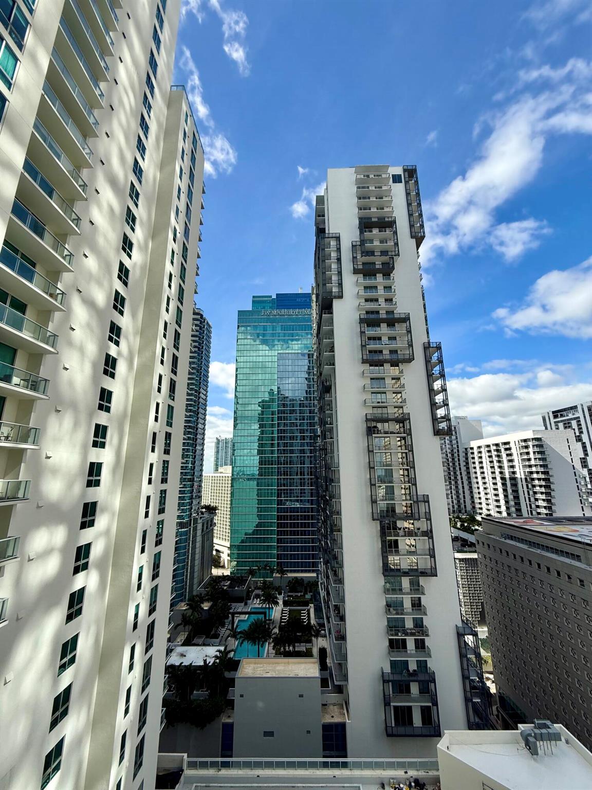 MET 1 CONDO - Residential