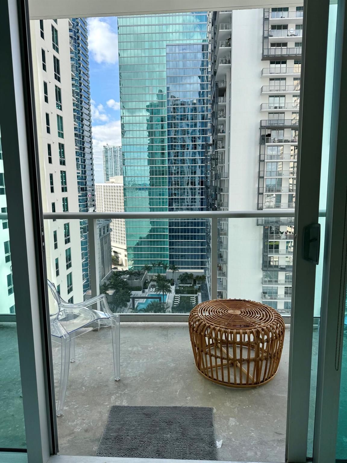 MET 1 CONDO - Residential