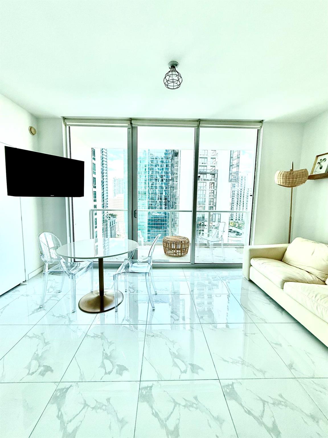 MET 1 CONDO - Residential