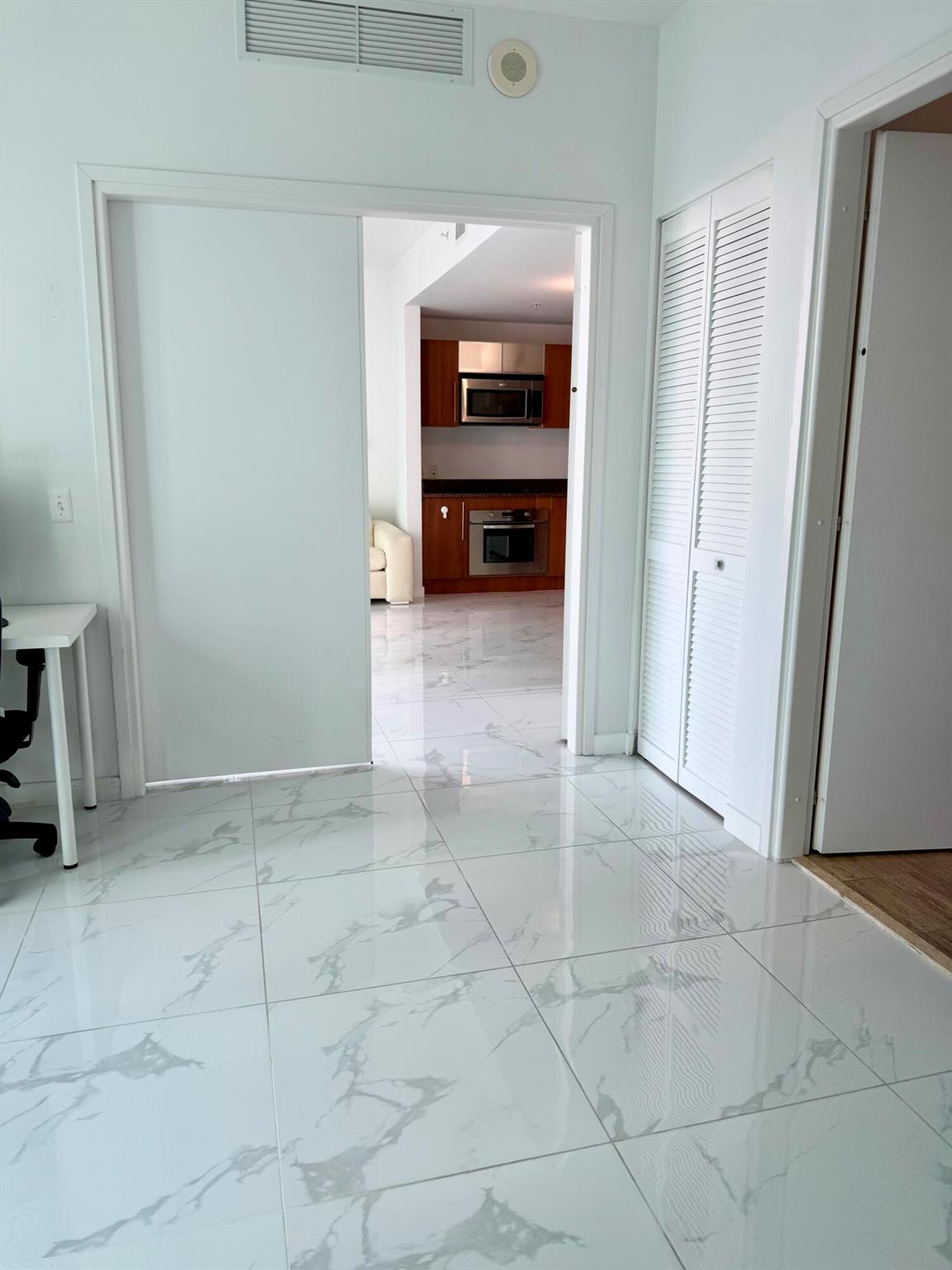 MET 1 CONDO - Residential