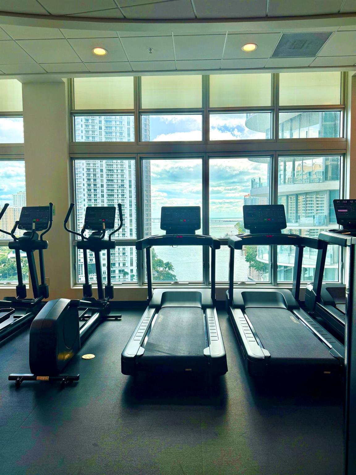 MET 1 CONDO - Residential