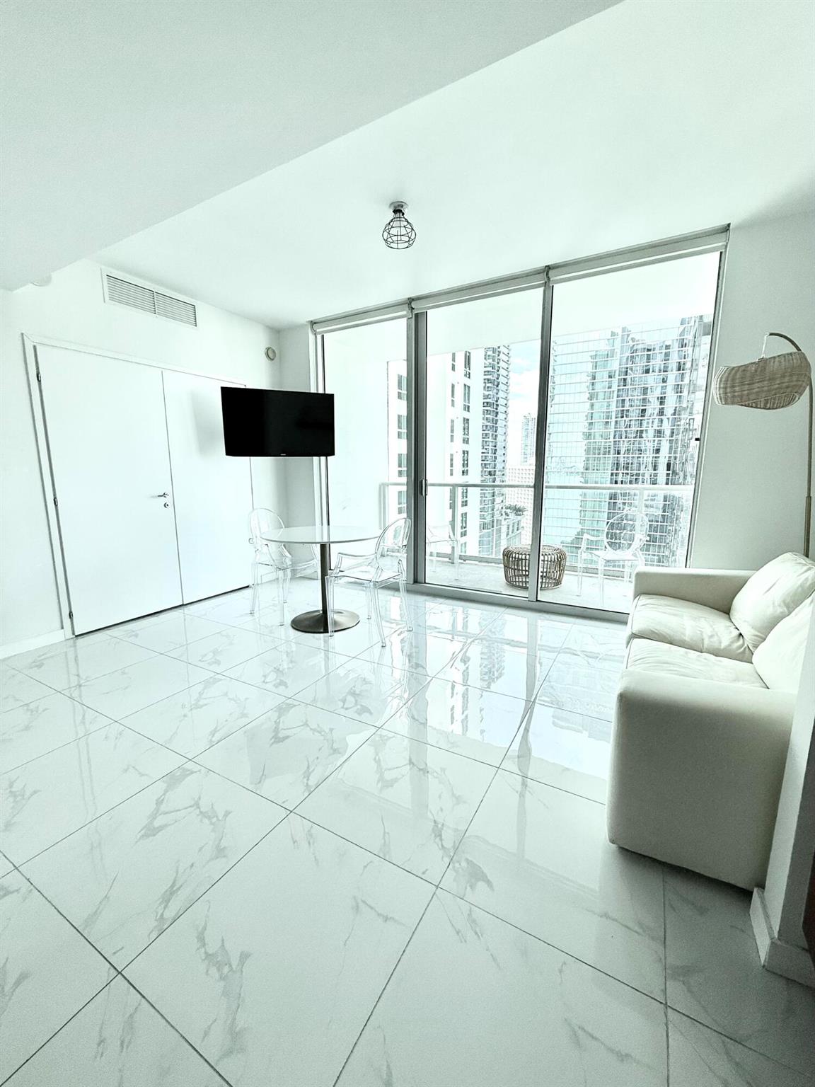 MET 1 CONDO - Residential