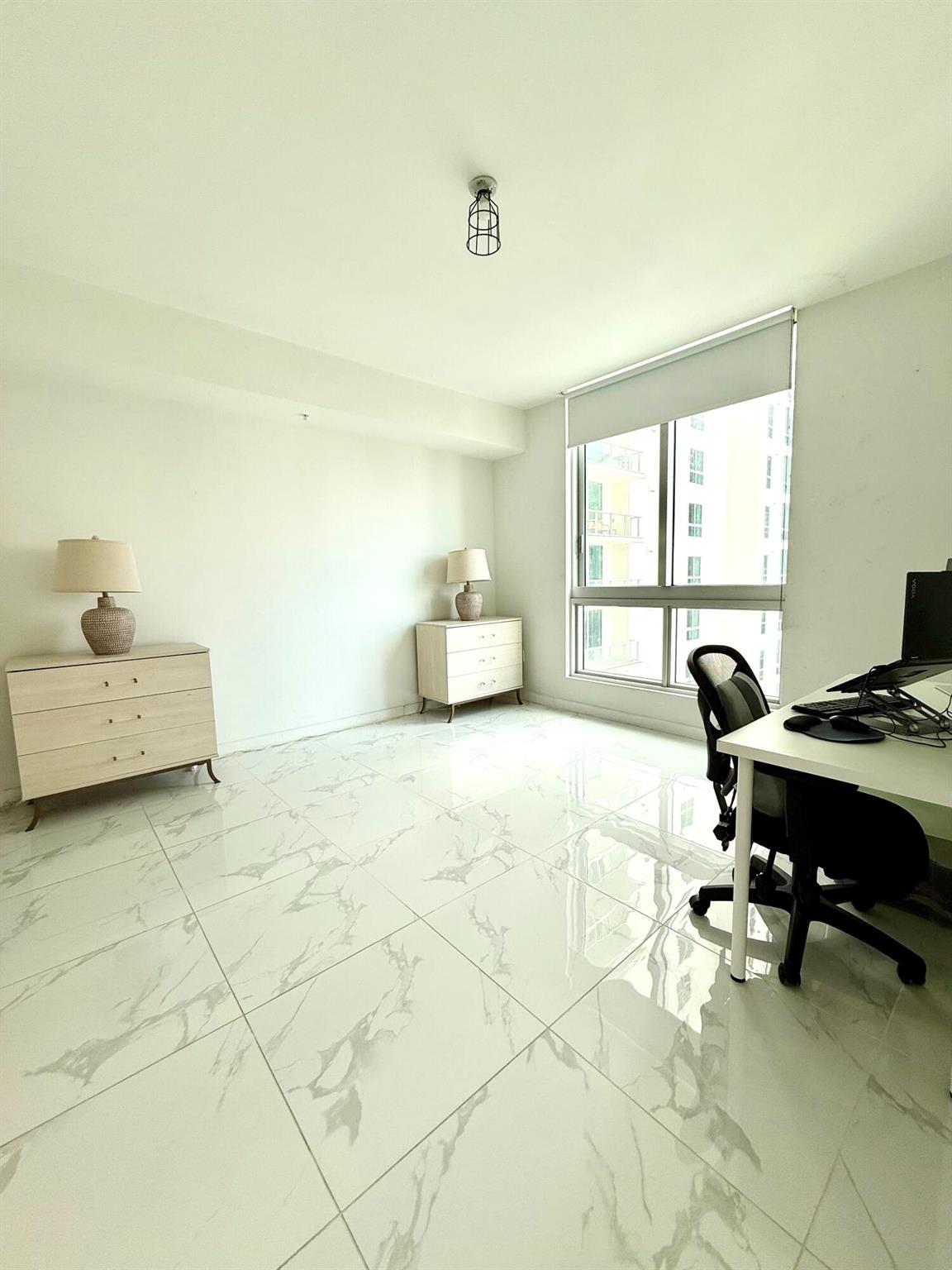 MET 1 CONDO - Residential