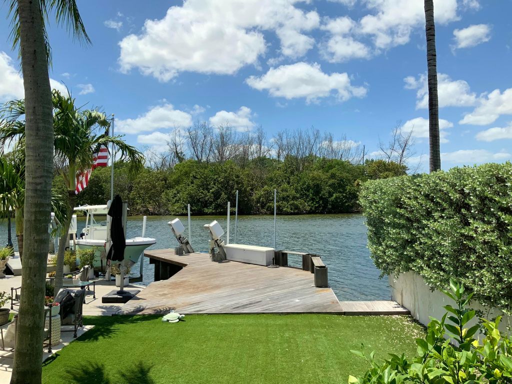 Photo of 641 NE 19th Avenue, Deerfield Beach, FL 33441 (MLS # B26018452)