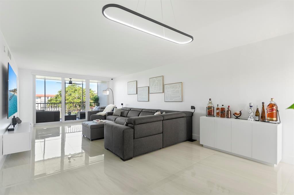 3100 NE 48th Court 413