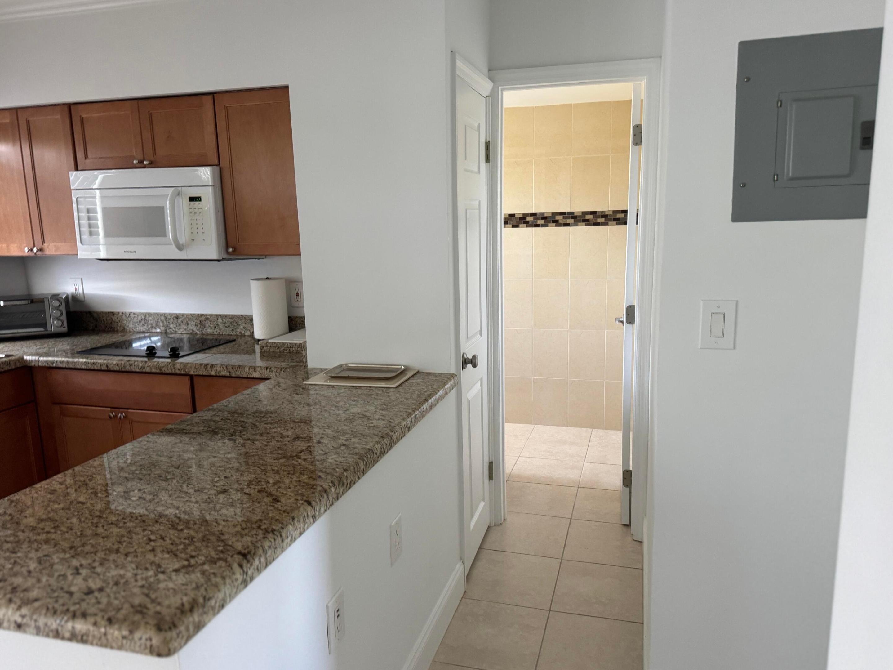 HILLSBORO MILE OCEAN APTS SEC 3 - Residential Lease