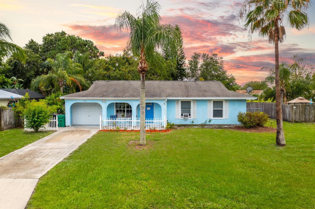 Photo of 1490 SE Vesthaven Circle, Port St Lucie, FL 34952 (MLS # R10892634)