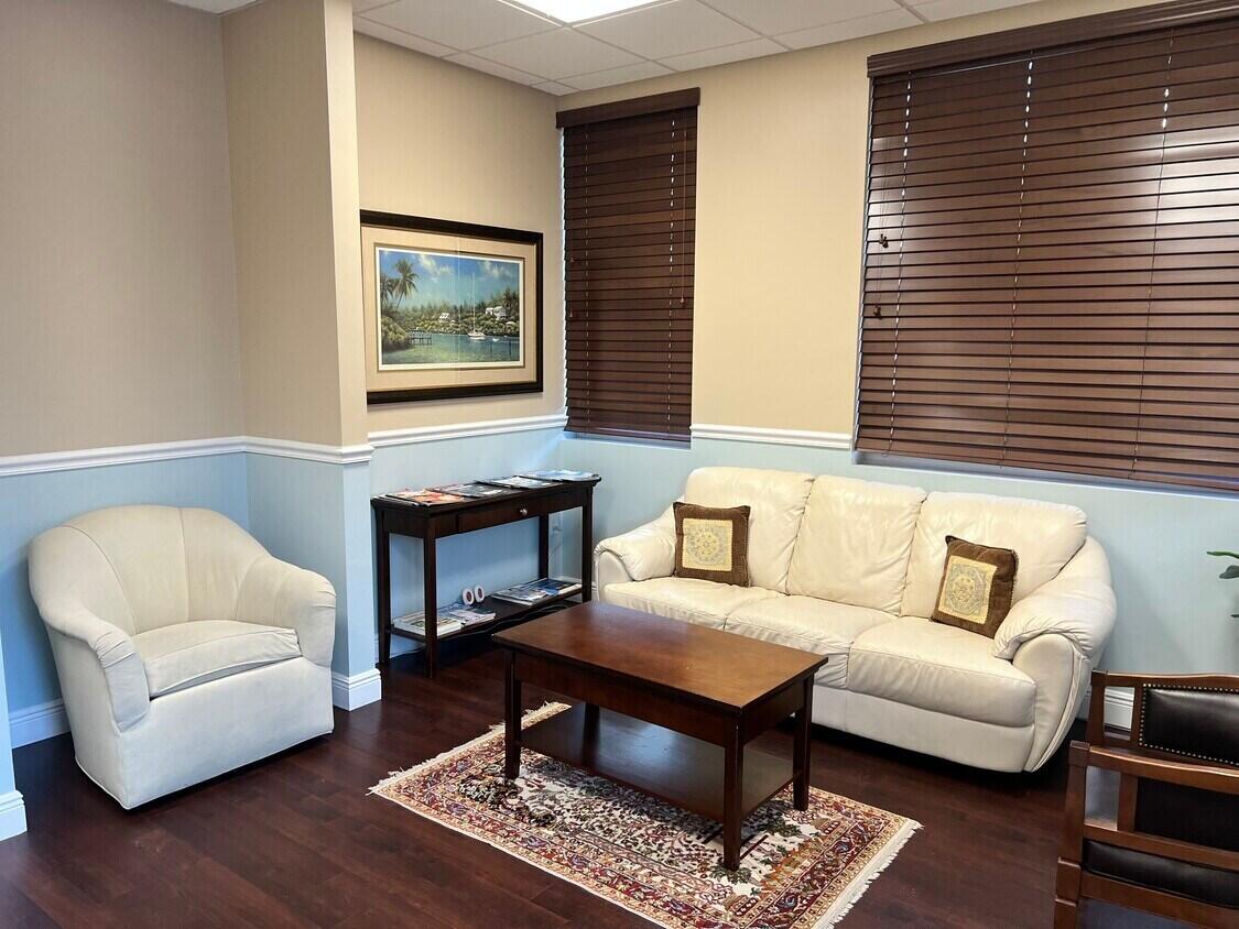 2585 S State Road 7 100