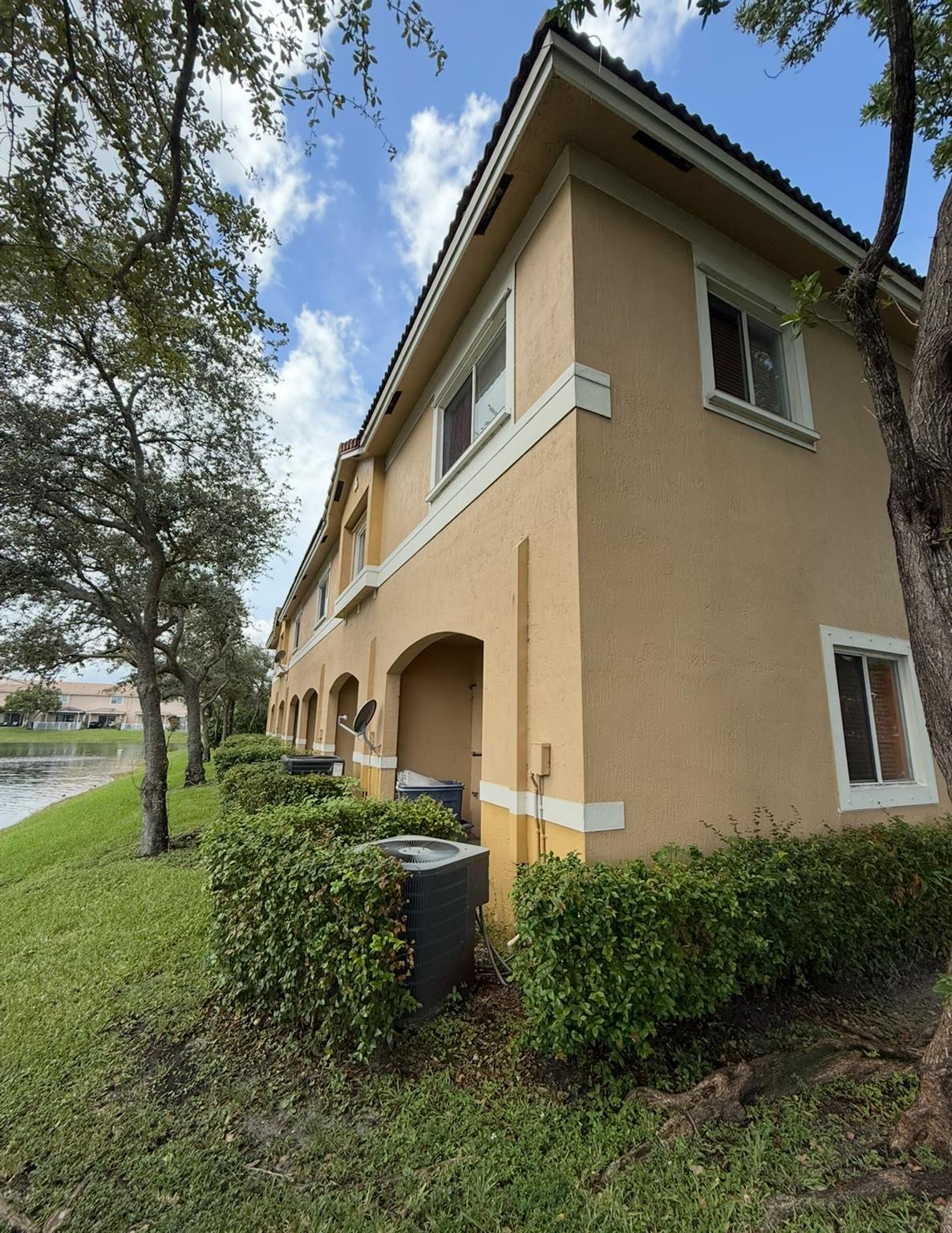 Riverside Townhomes - Residential