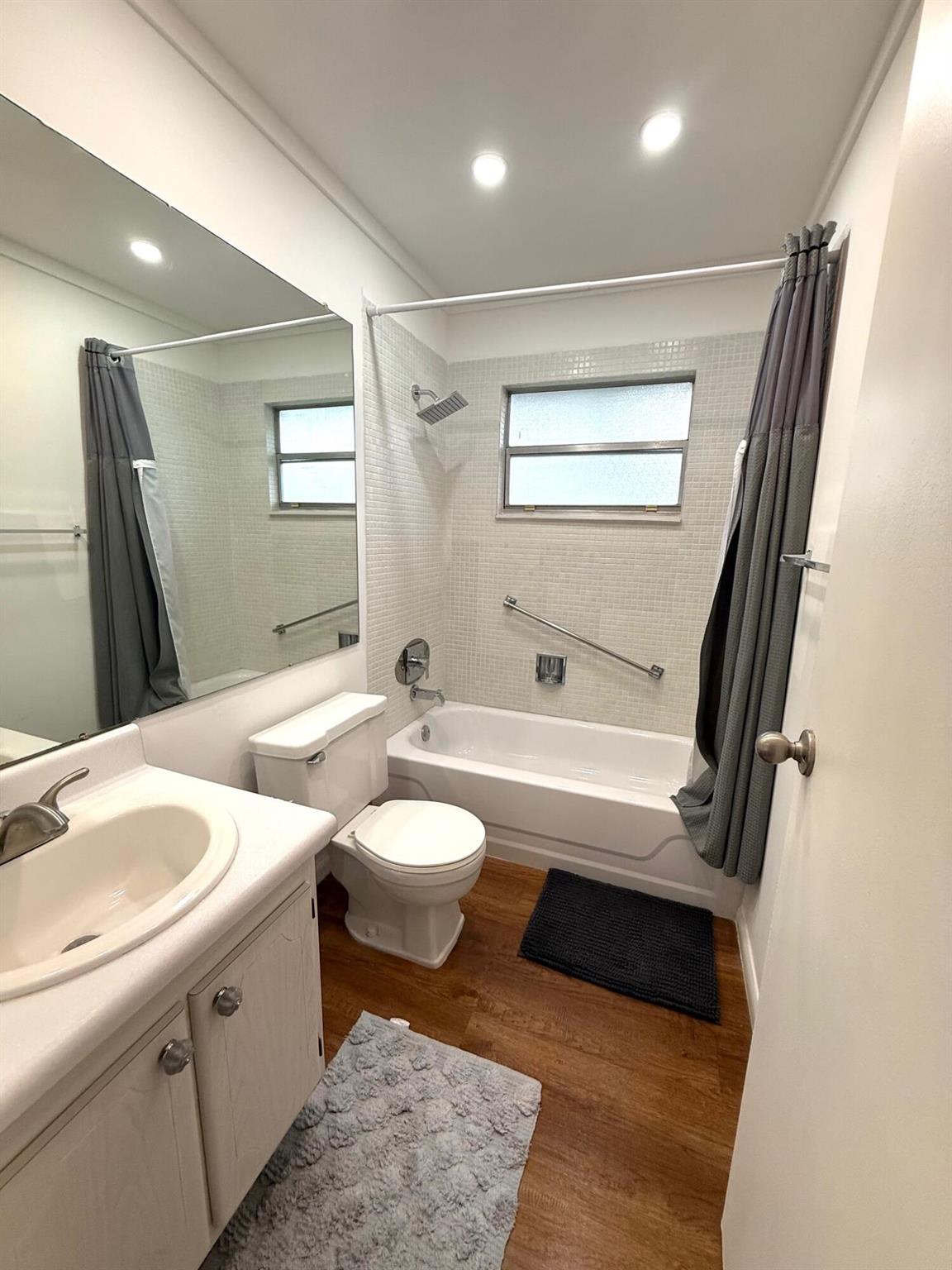 KINGS POINT - Residential Lease