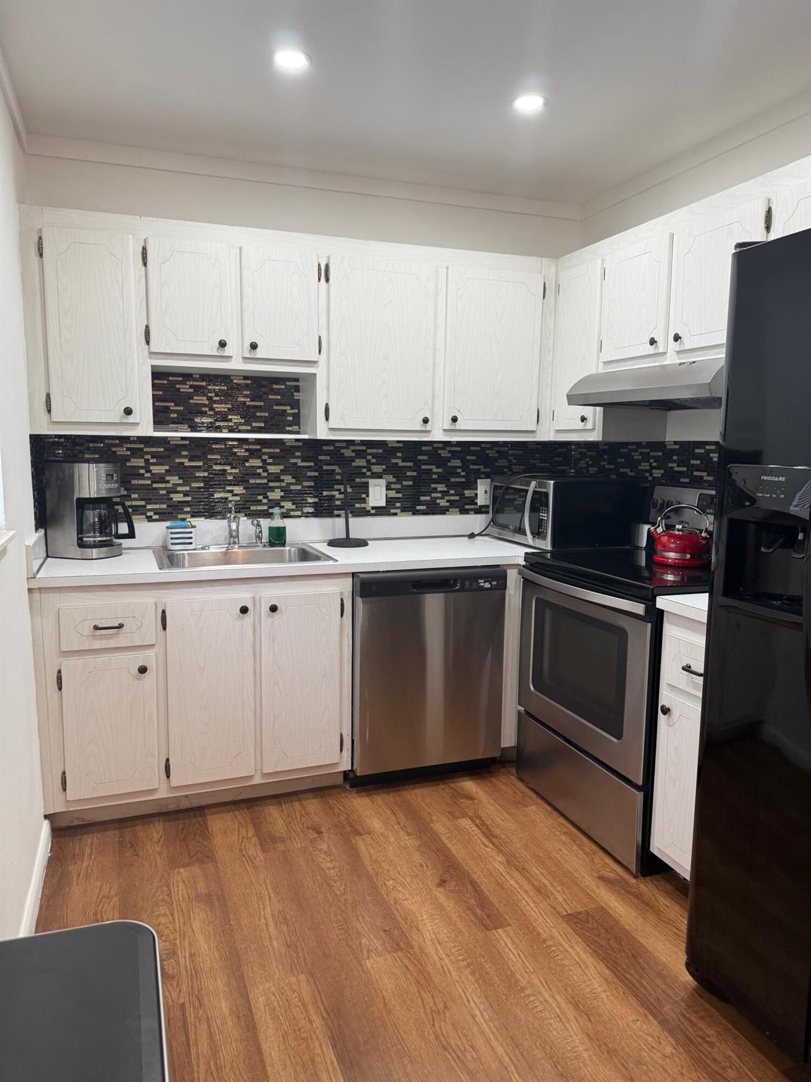 KINGS POINT - Residential Lease
