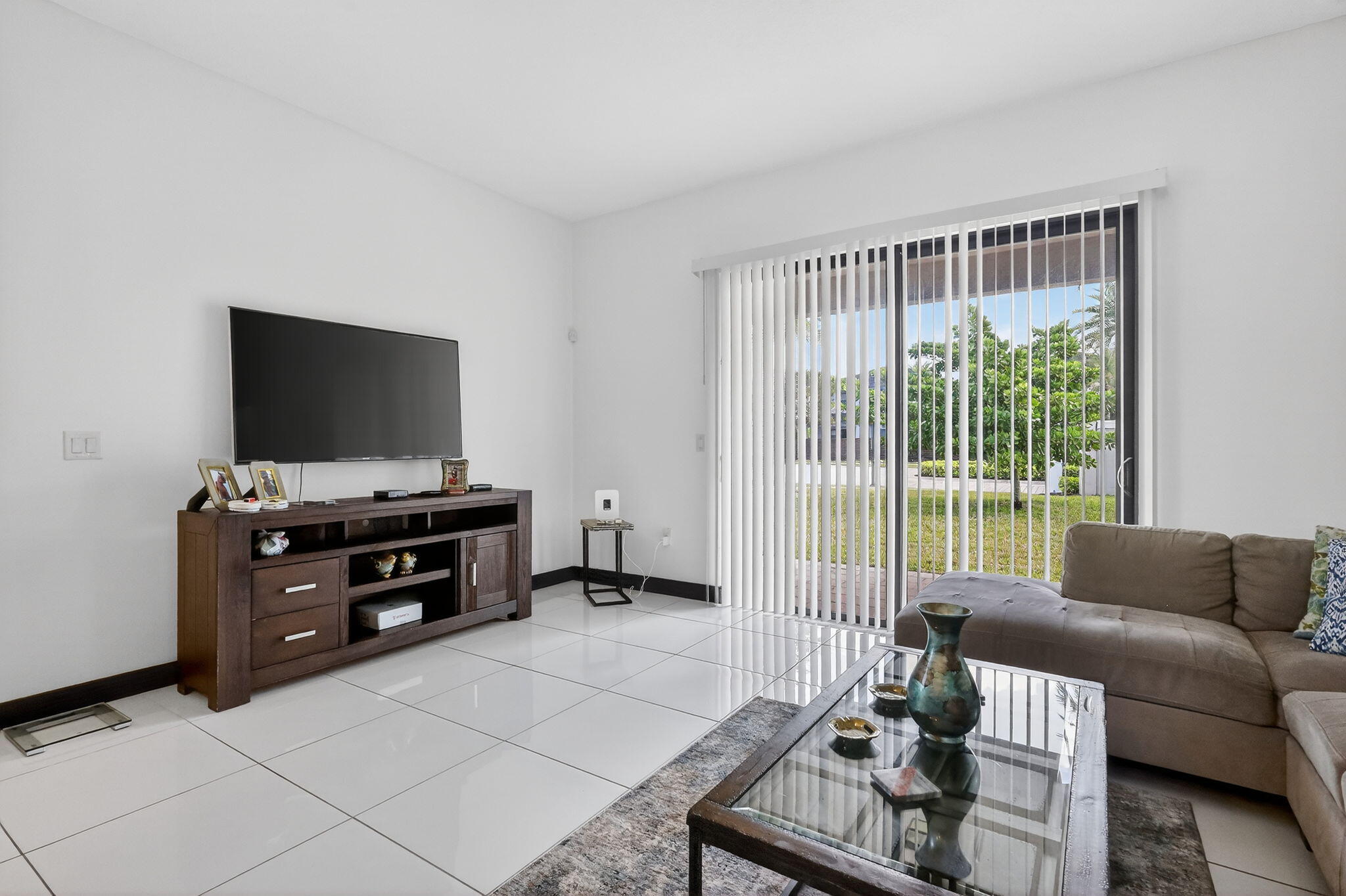 DUNNWOODY LAKE - Residential