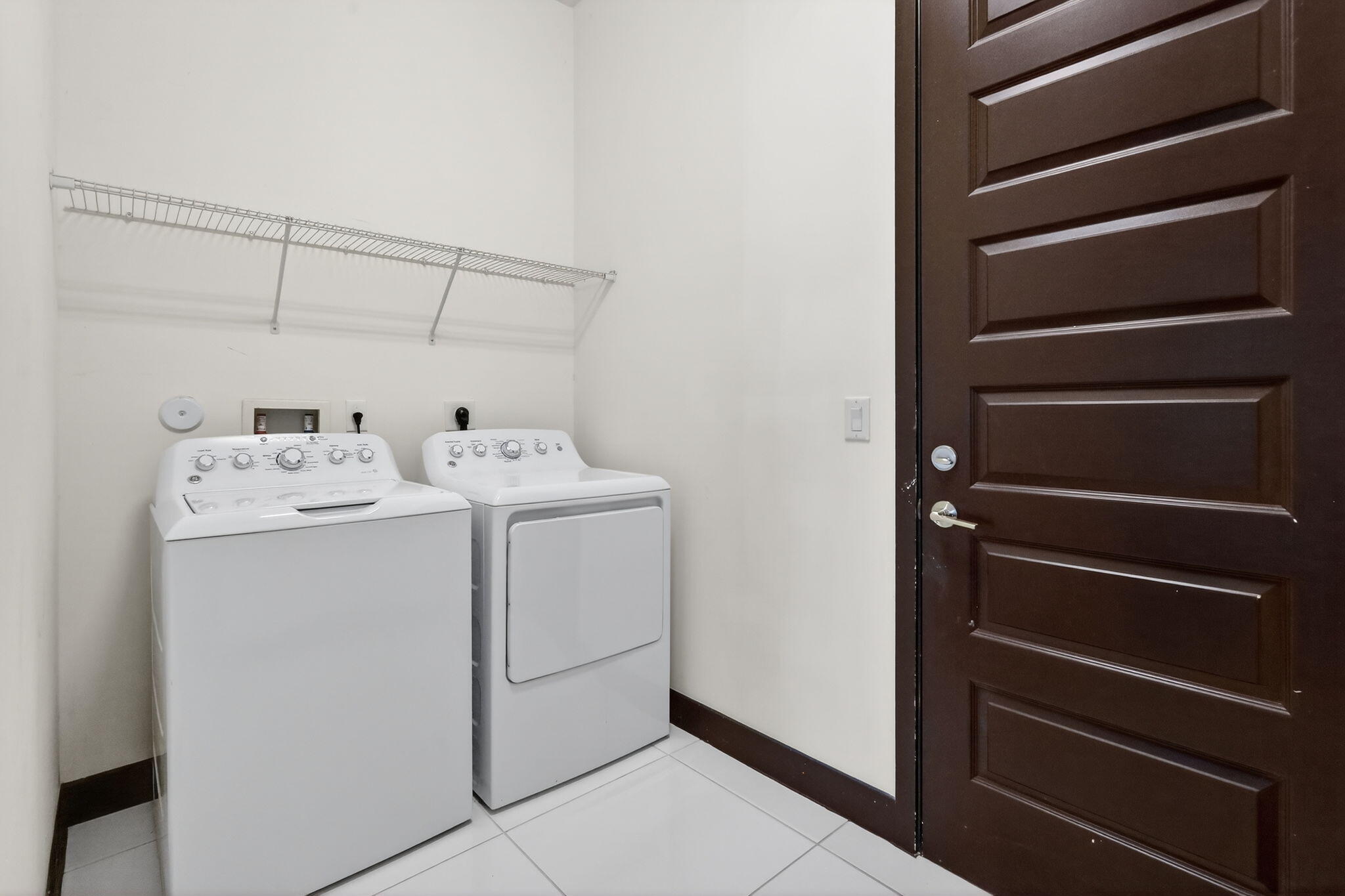 DUNNWOODY LAKE - Residential