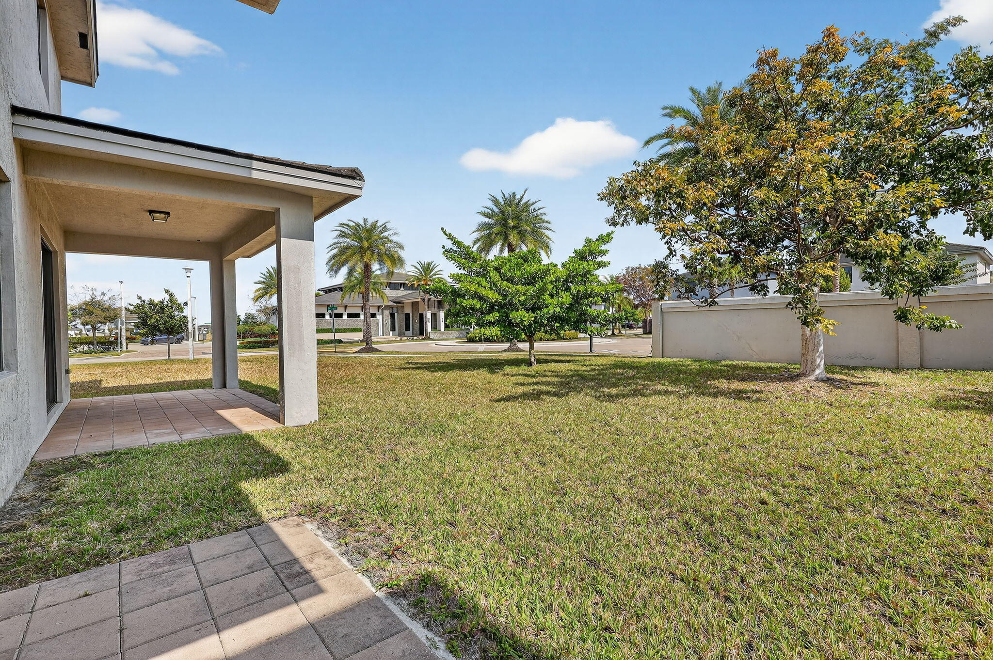 DUNNWOODY LAKE - Residential