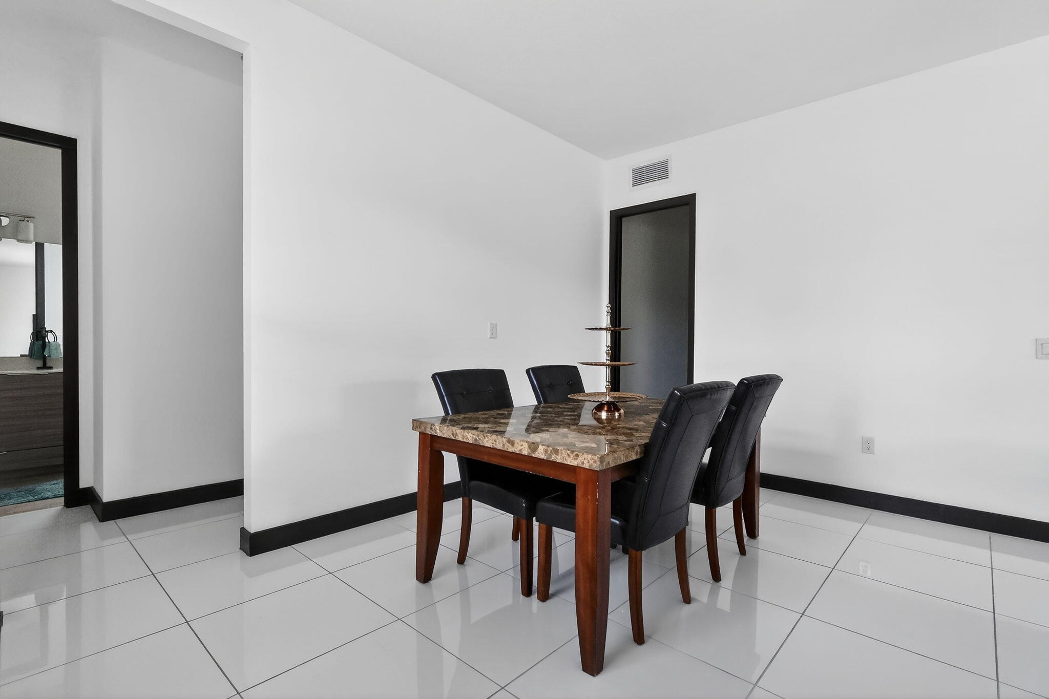 DUNNWOODY LAKE - Residential