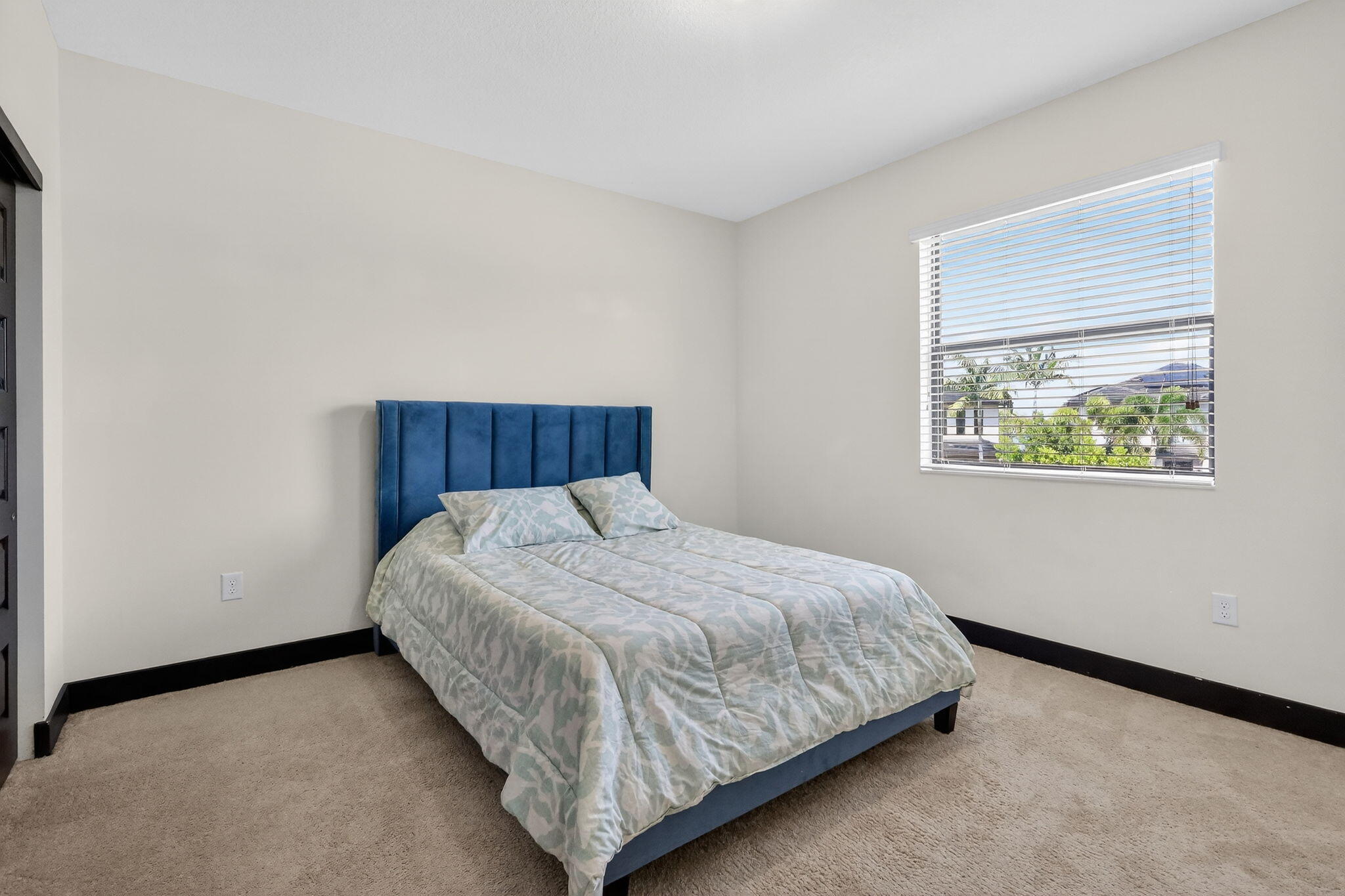 DUNNWOODY LAKE - Residential