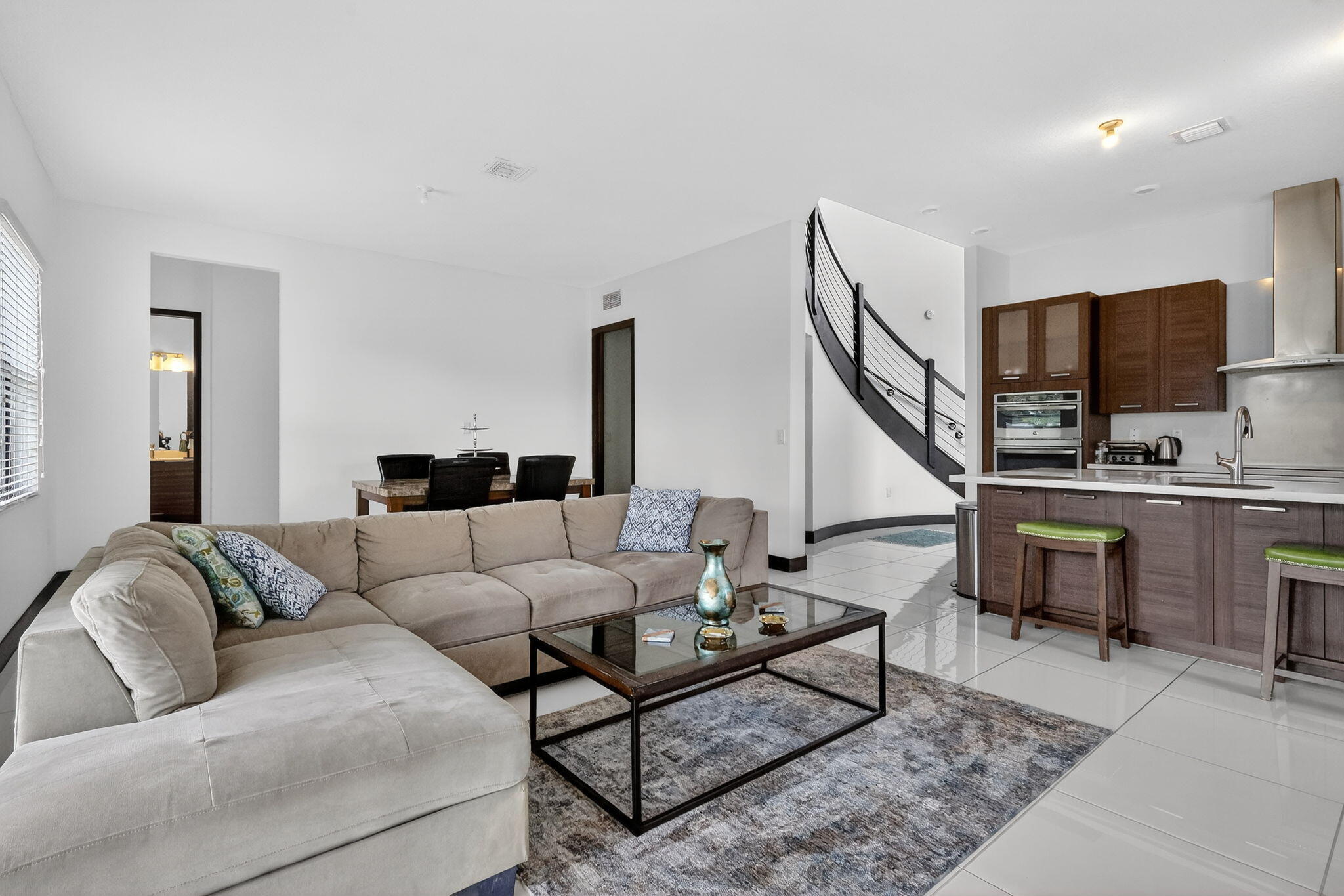 DUNNWOODY LAKE - Residential