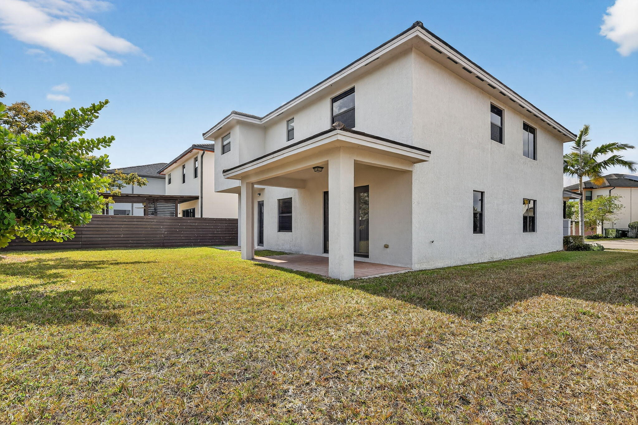 DUNNWOODY LAKE - Residential