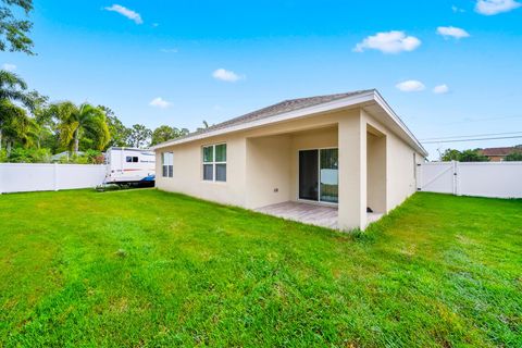 Single Family Residence in Port St Lucie FL 6739 Omega Road Rd 28.jpg