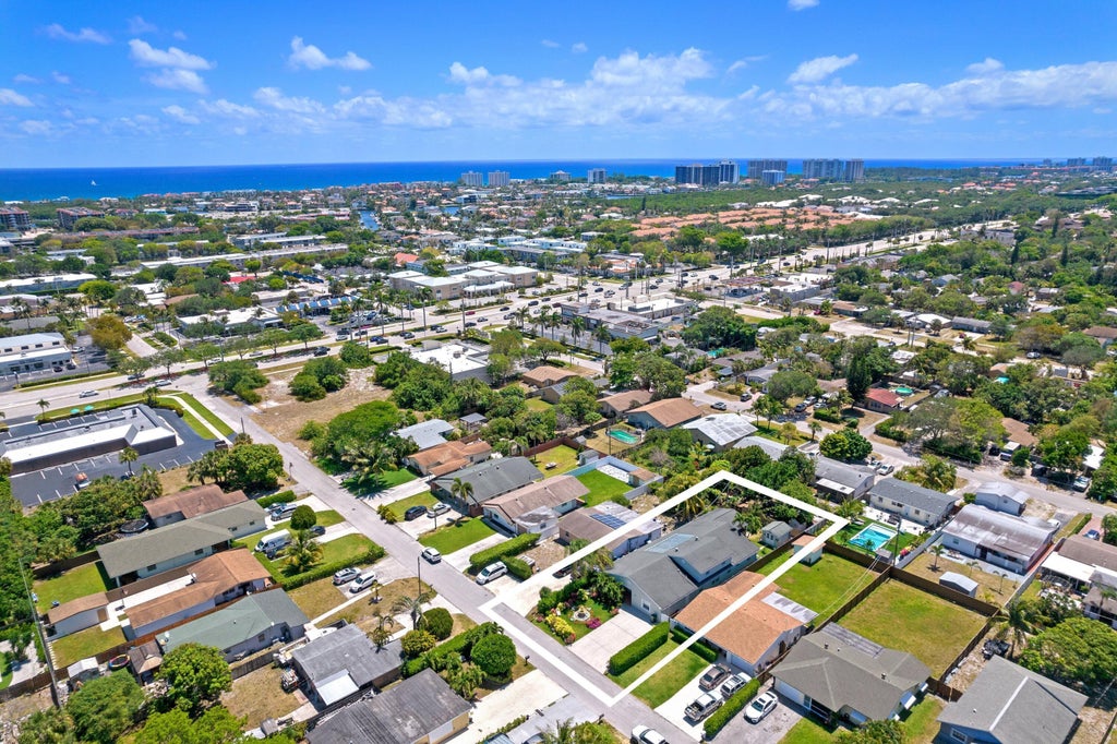 Photo of 328 HASTINGS Street, Boca Raton, FL 33487 (MLS # B26064553)