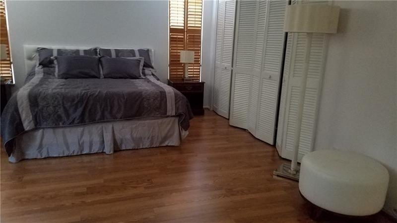 605 Oaks Dr 101