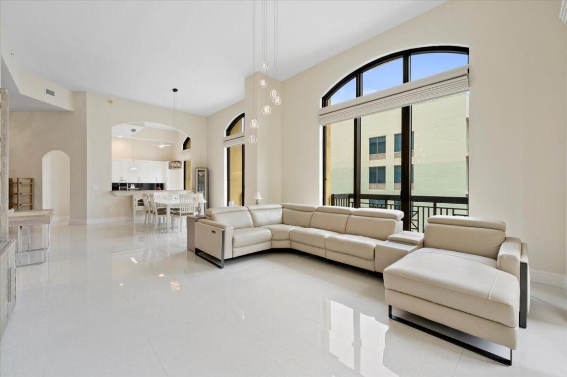 701 S Olive Avenue 311