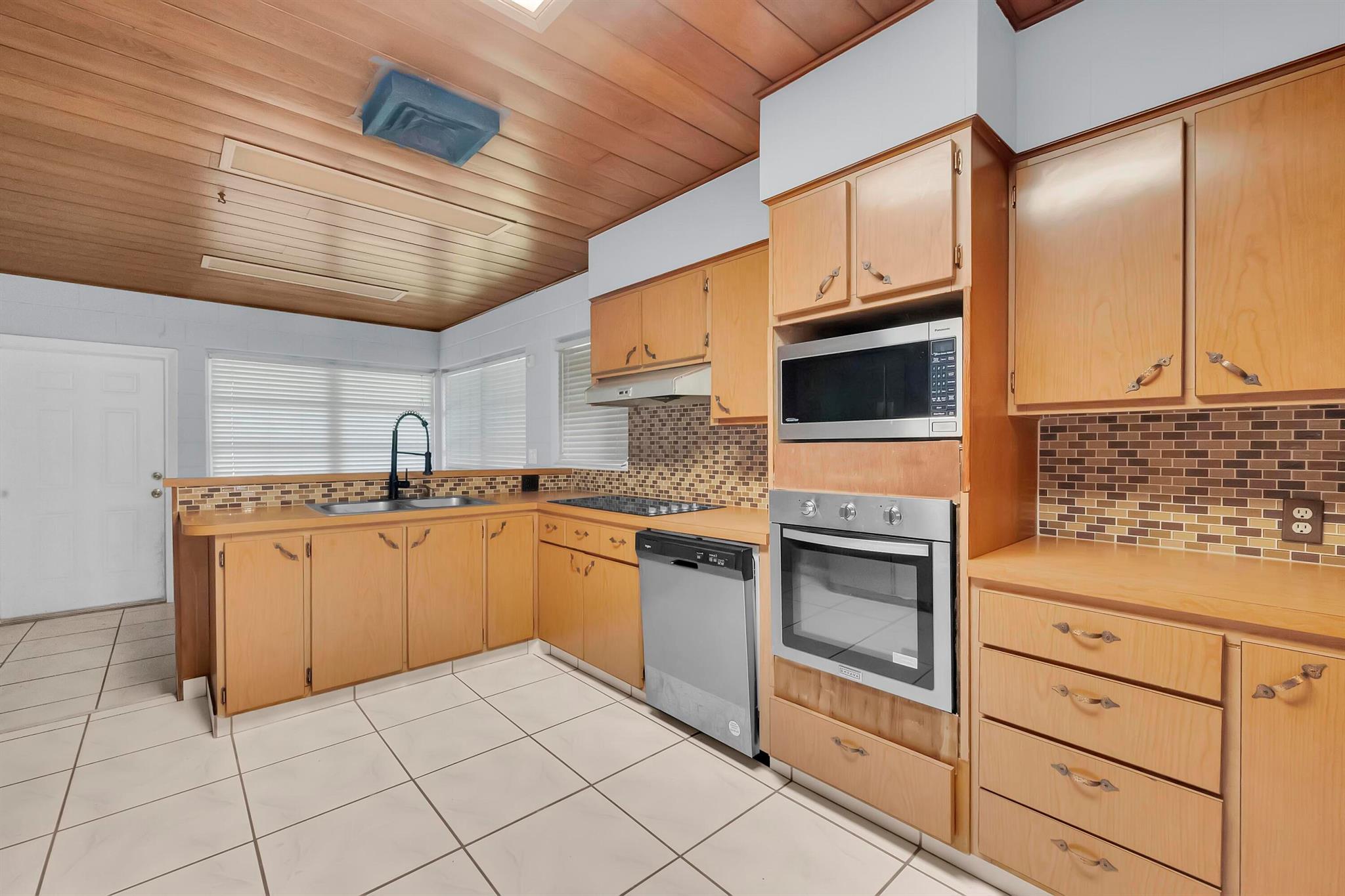 METES AND BOUNDS - Residential Lease