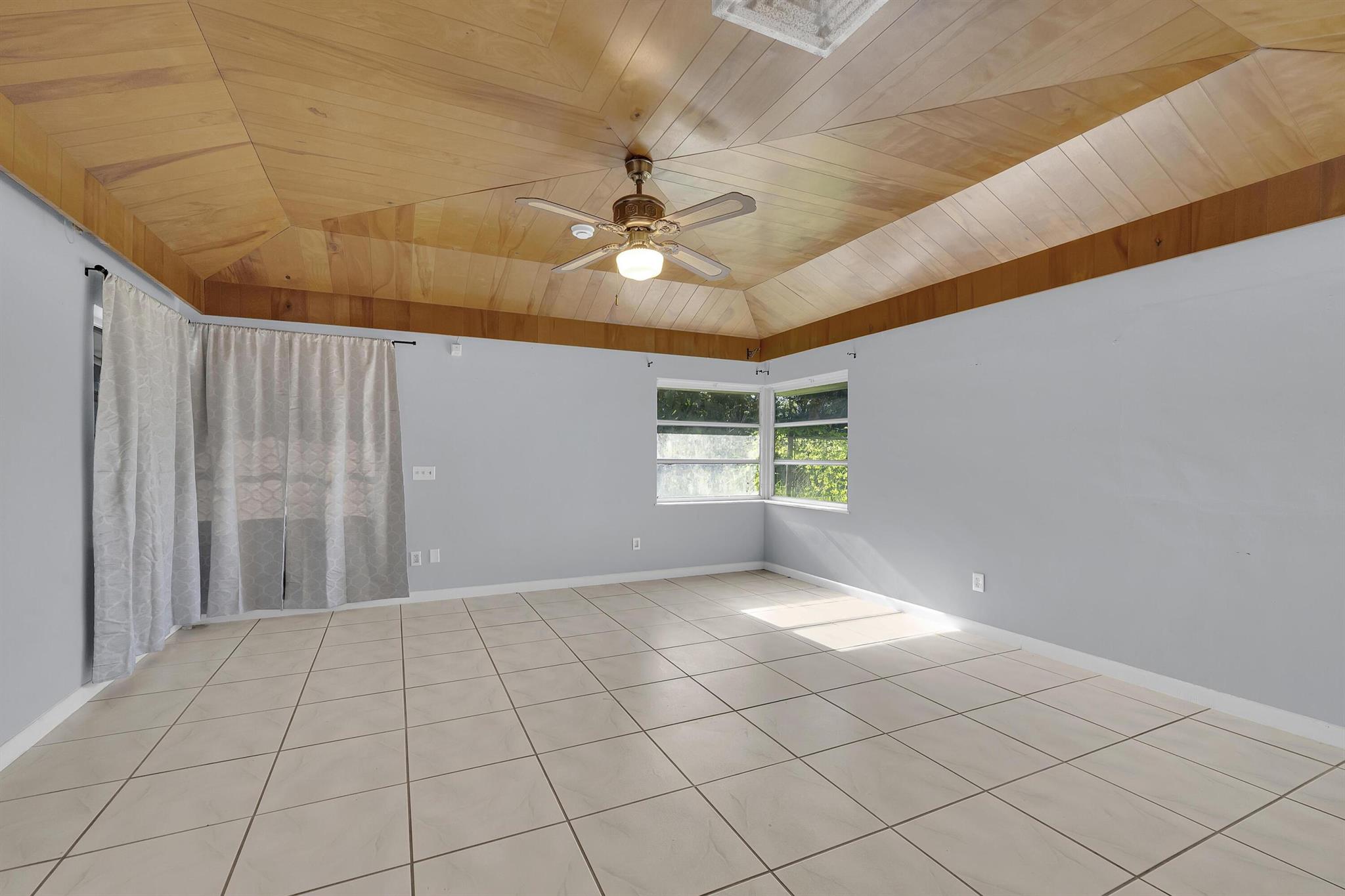 METES AND BOUNDS - Residential Lease