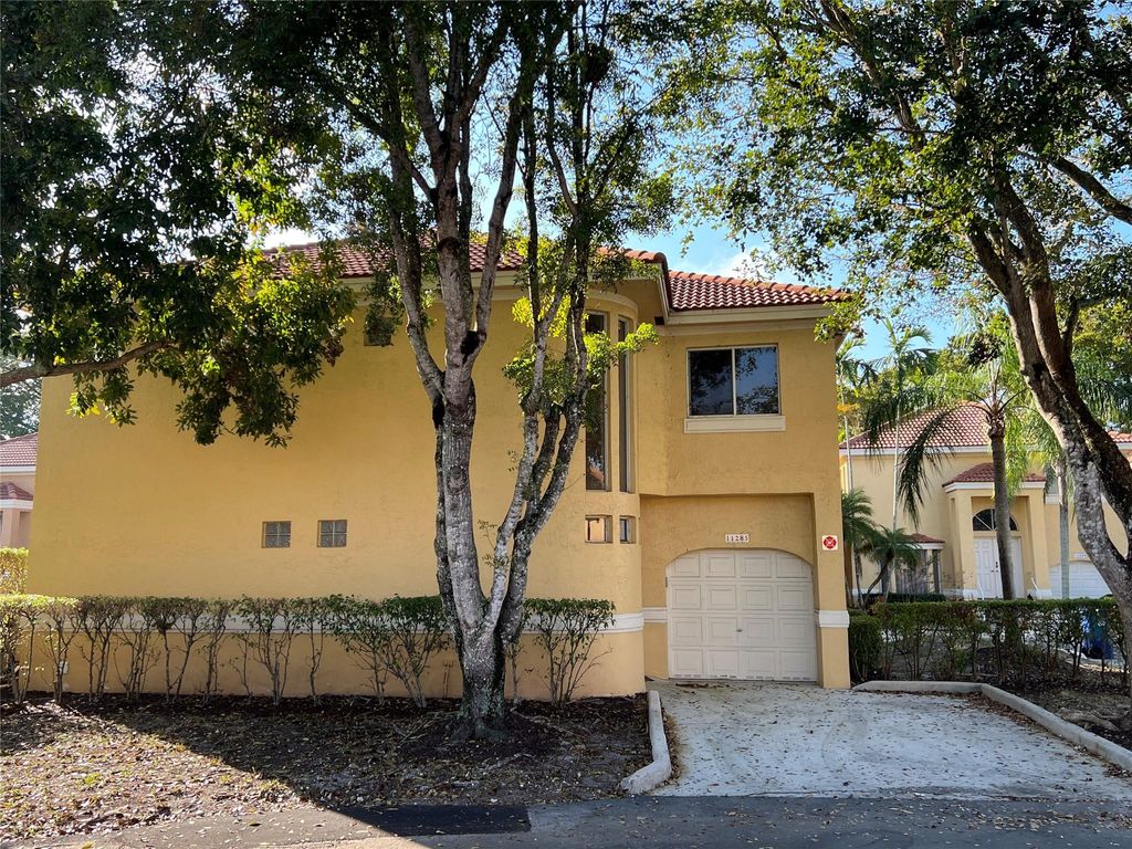 Photo of 11285 Lakeview Drive #35, Coral Springs, FL 33071 (MLS # F10486199)