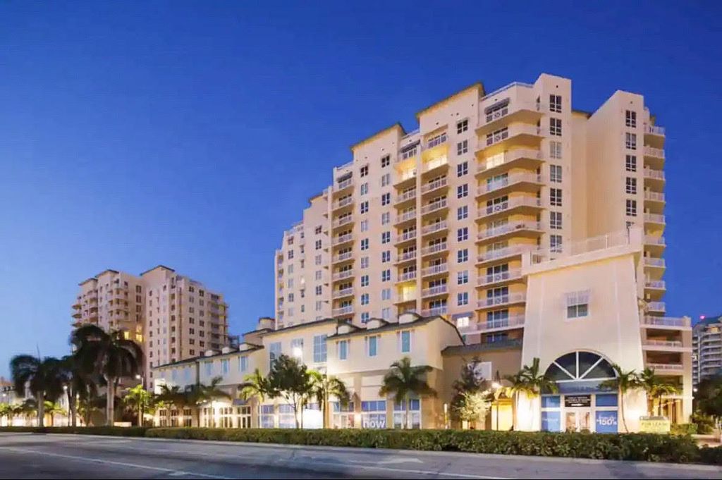 Photo of 400 N Federal Highway #211s, Boynton Beach, FL 33435 (MLS # B26020227)