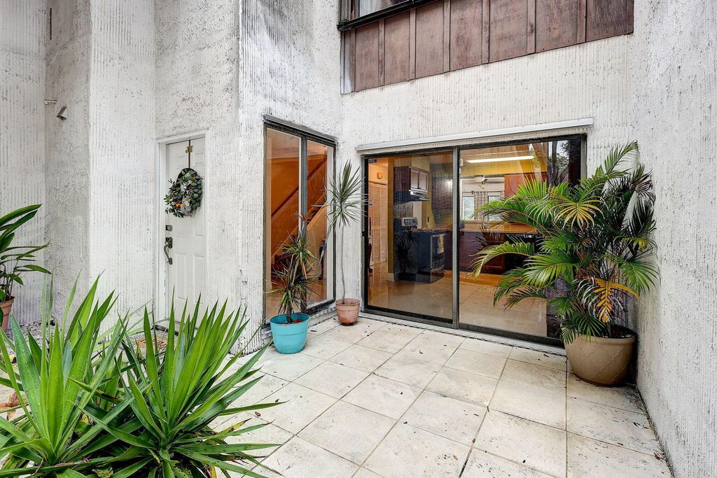 Photo of 2020 Colonial Road #6, Fort Pierce, FL 34950 (MLS # R11024620)