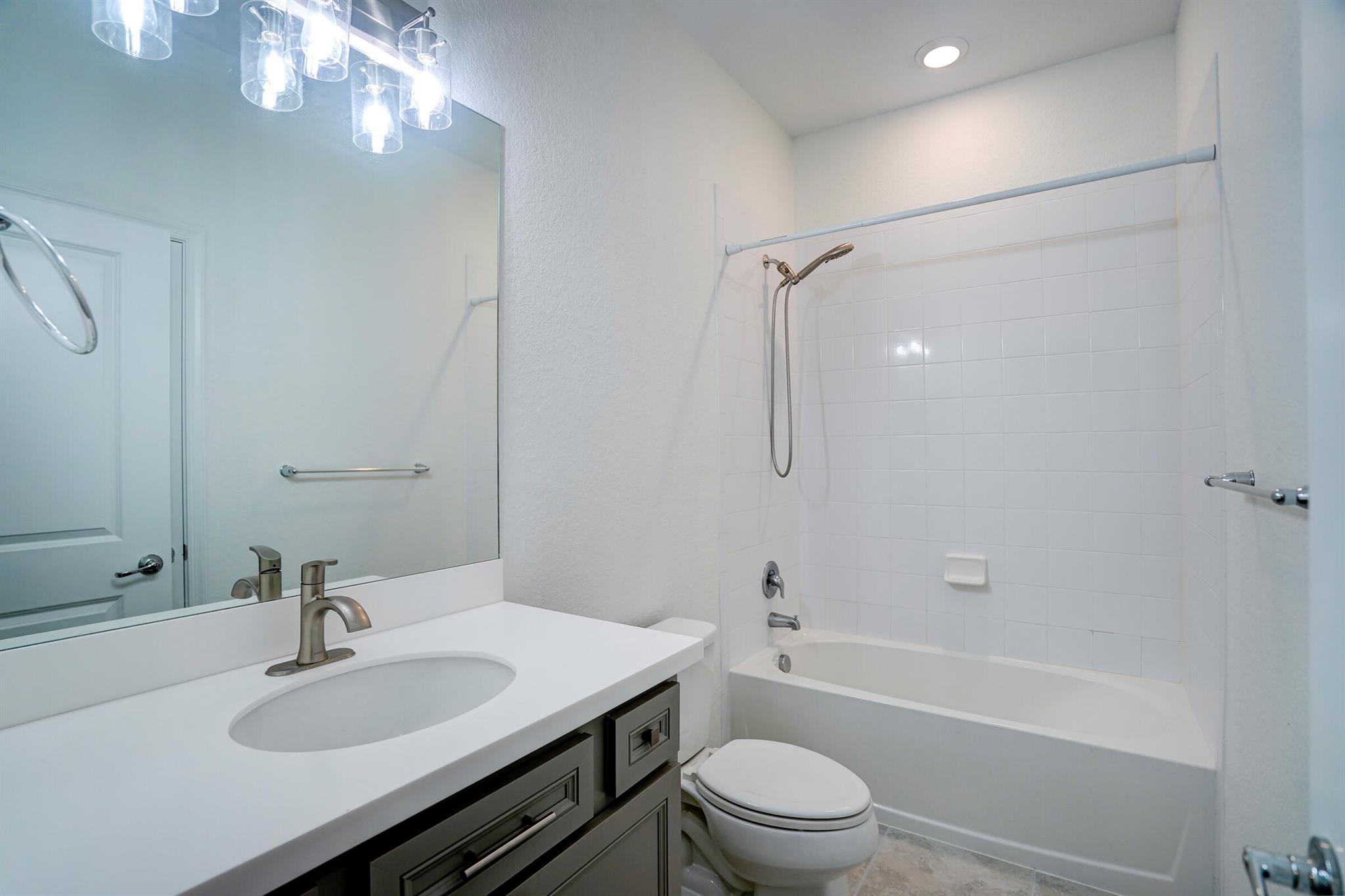 PRESTON SQUARE - Residential Lease