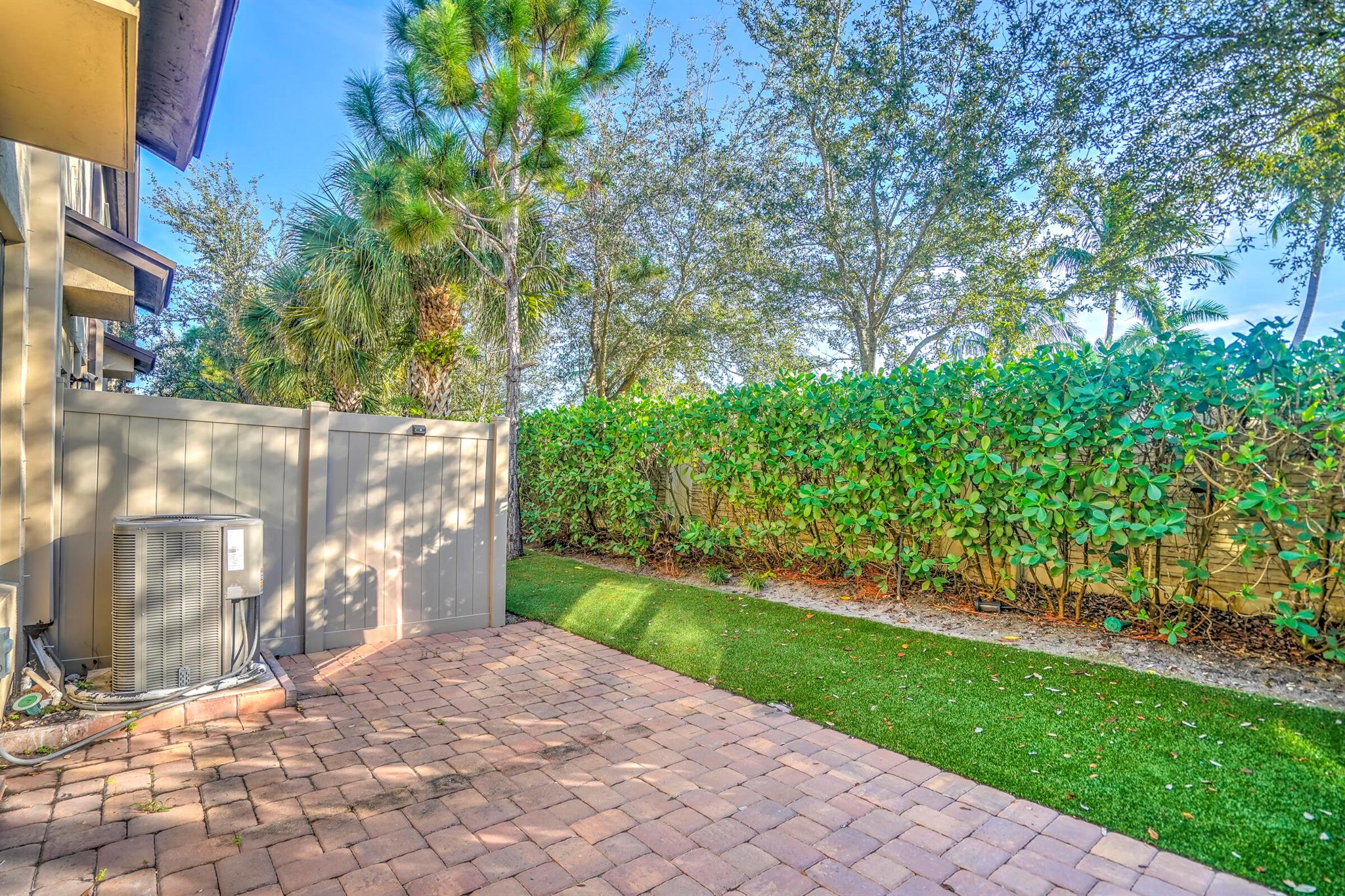 PRESTON SQUARE - Residential Lease