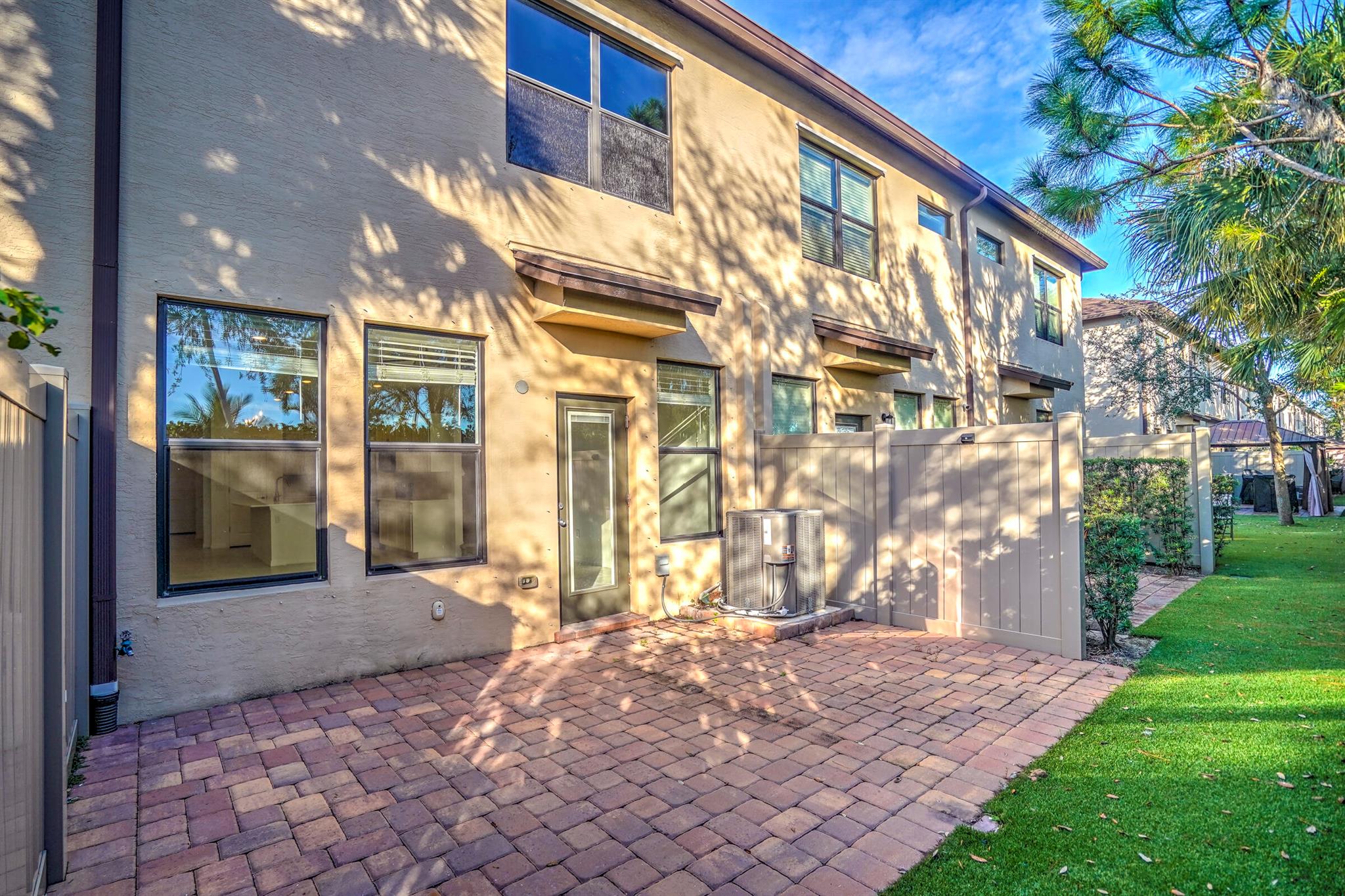 PRESTON SQUARE - Residential Lease